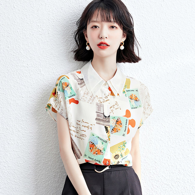 2022 new summer fashion floral short-sleeved chiffon shirts women's age-reducing chic tops fashionable high-end small shirts