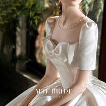 Man Tingfang (butterfly) satin main wedding dress 2021 new bride small Man simple high texture big tailing