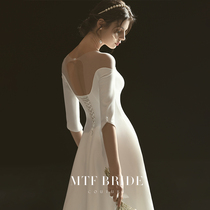 Mantingfang (du Lille Garden) French satin wedding dress 2021 new bride simple shoulder light dress