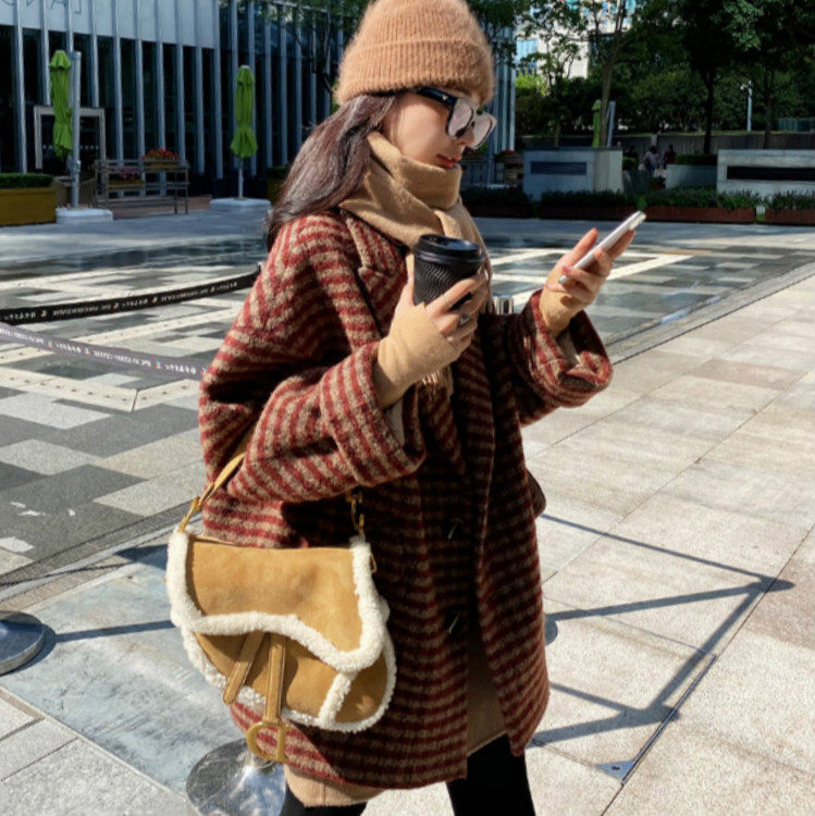 Autumn and winter thin cocoon-shaped plaid suit jacket British short woolen coat female 2022 early student small