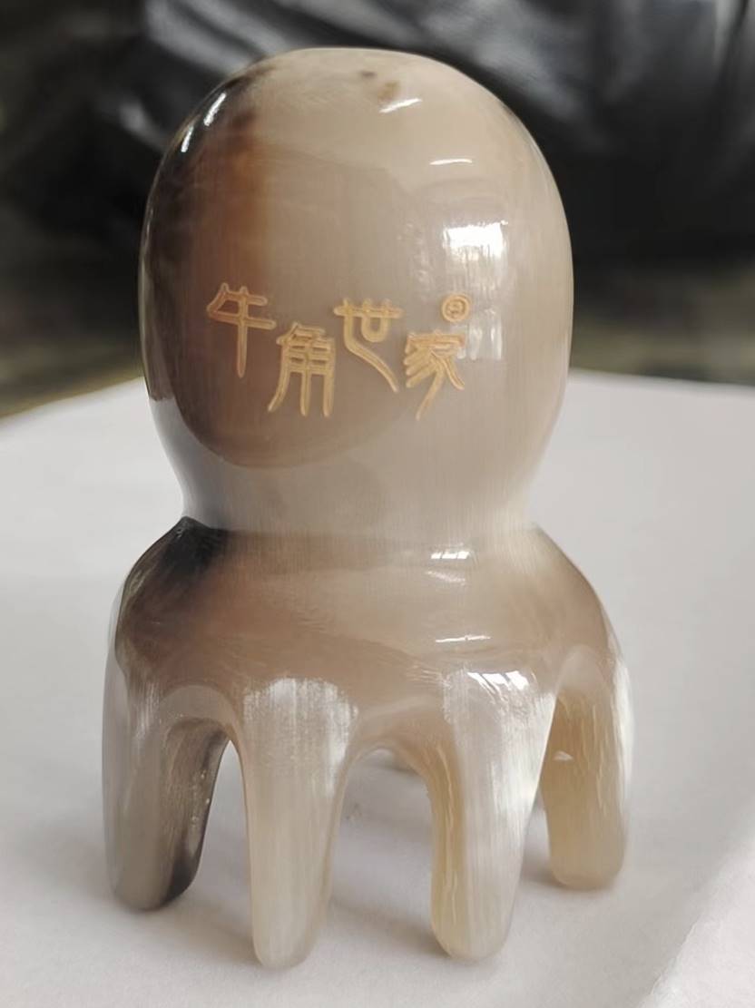可爱小章鱼按摩梳牛角梳清洁护理刮痧头疗洗漱疏通经络美容院梳子