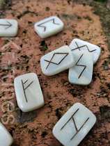 Alchemy road-natural Amazon stone runes such as the nitstone Nordic Luonstone handmade