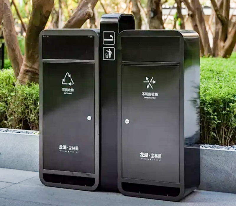 Outdoor Stainless Steel Sanitation Classification Trash Cans for Scenic Spots, Parks, and Streets; Custom-Made Metal Dual-Category Trash Bins Outdoor Stainless Steel Sanitation Classification Trash Cans for Scenic Spots, Parks, and Streets; Custom-Made Metal Dual-Category Trash Bins