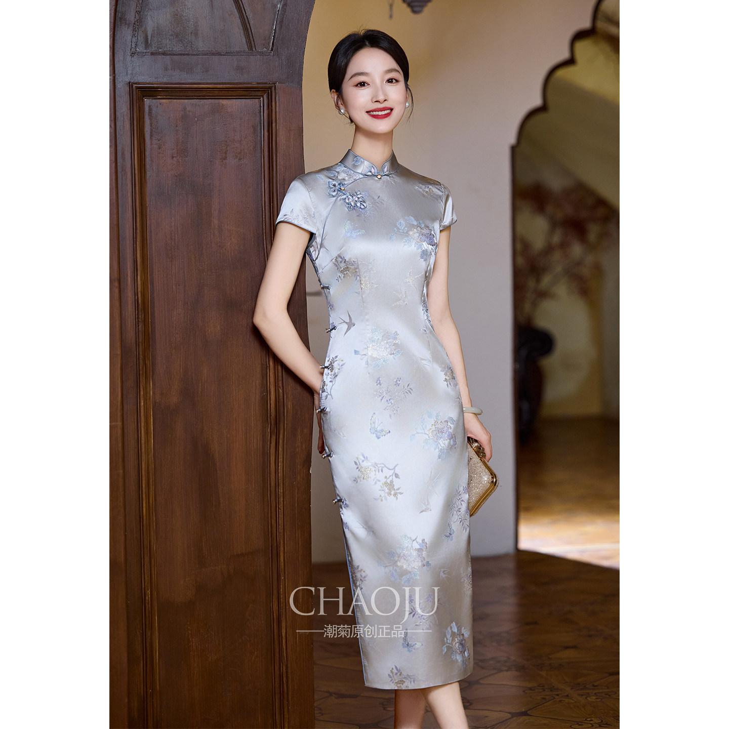 Новый женский халат Cheongsam в китайском стиле из синего шелка ручной работы, шелк тутового шелкопряда, новинка 2026 года, летом женщины часто могут носить улучшенные молодые модели