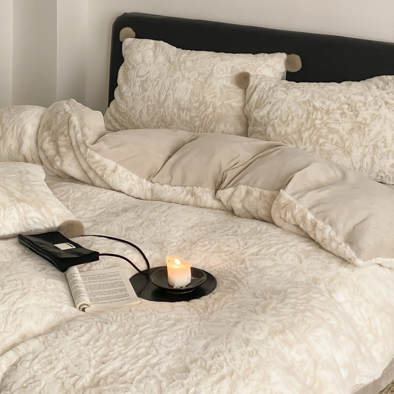 Winter Thickened Warm Faux Rabbit Fur Milk Velvet Four-Piece Set Coral Fleece Flannel Duvet Cover Bed Sheet Bedding Winter Thickened Warm Faux Rabbit Fur Milk Velvet Four-Piece Set Coral Fleece Flannel Duvet Cover Bed Sheet Bedding