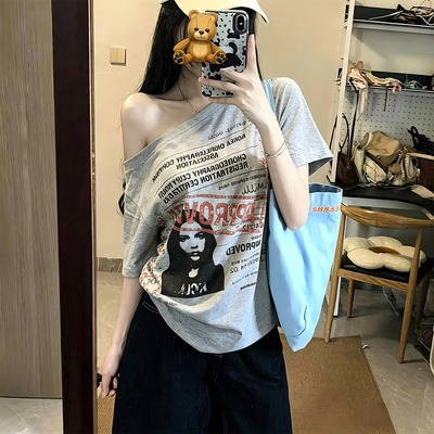 American retro streetwear brand off-the-shoulder and off-the-shoulder short-sleeved T-shirt for women's summer, loose and slimming design, a niche top