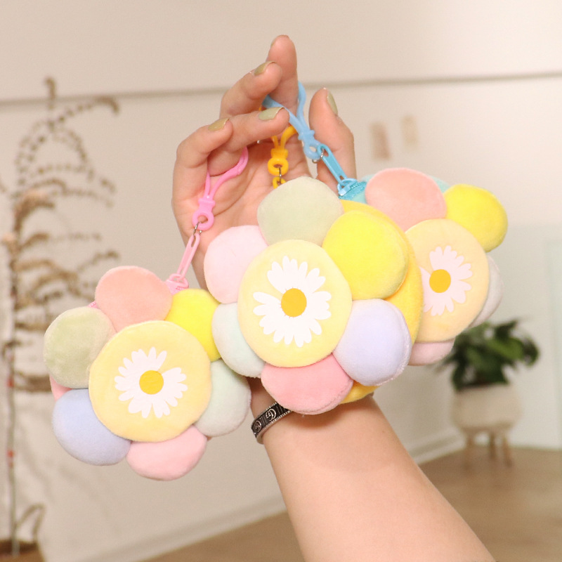 Creative candy color flower coin purse key bag daisy coin bag earphone bag origin source of supply couple gift