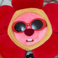 Красные солнцезащитные очки