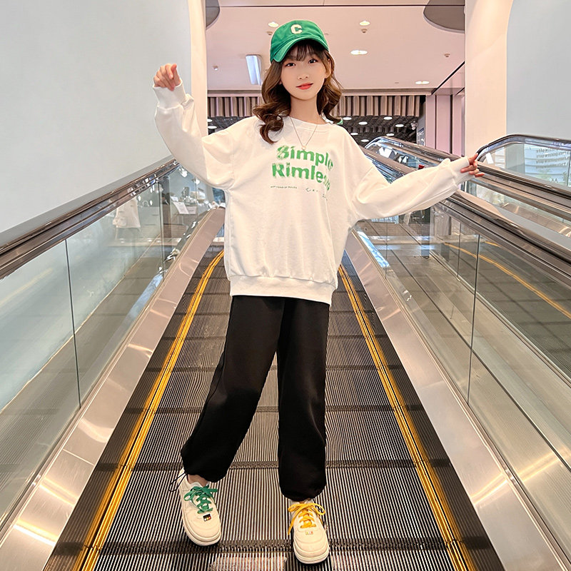 Girls' thick T-shirt spring 2022 new Korean version of the Western style English letter printing children's spring and autumn tops round neck rest