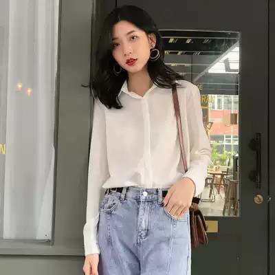 Chiffon shirt women's retro Hong Kong flavor Korean version long-sleeved top 2021 new foreign school loose white shirt female occupation