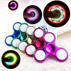 Finger finger spiral five -pearl plum blossoms, five -leaf decompression gyroscope holding long rotation adult children toys free shipping