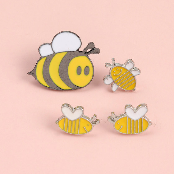 Bee brooch -broocated INS Tide Personalized Medal Cute Japanese School Bag Decoration Bades Disgusters Creative Ped The Acupuncture