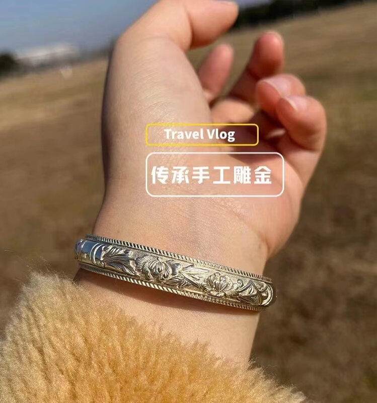 The Wealth and Prosperity Are Intertwined: Vintage Track Pattern Twisted Silver Bracelet, Handmade Silver Bangle with Imitation Antique Silver Craftsmanship The Wealth and Prosperity Are Intertwined: Vintage Track Pattern Twisted Silver Bracelet, Handmade Silver Bangle with Imitation Antique Silver Craftsmanship