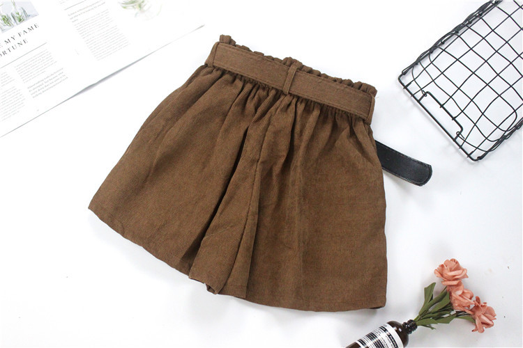 Quần hoa thu đông 2018 quần nhung kẻ ống rộng quần short nữ hoang dã Một từ eo cao là mỏng giản dị (có thắt lưng quần sooc bò nữ