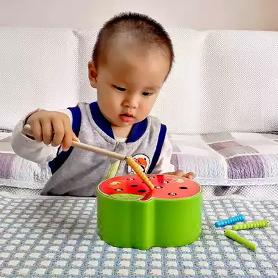 Woodpecker eats bugs, babies, insects, fishing, children's concentration, boys and girls, Montesvia early education educational toys