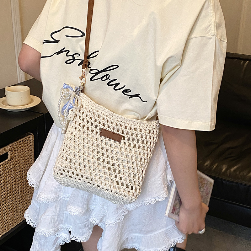 Summer Fashion Woven Crossbody Bag For Women 2026 New Arrival Shoulder Bag Niche Design Casual Beach Vacation Bucket Bag - Thumbnail 4