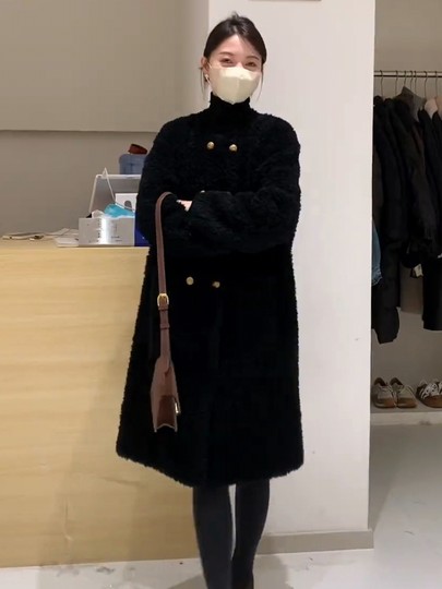 今年流行双排扣羊羔毛大衣女2024秋冬新款慵懒风皮毛一体中长外套