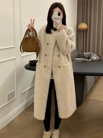 今年流行双排扣羊羔毛大衣女2024秋冬新款慵懒风皮毛一体中长外套