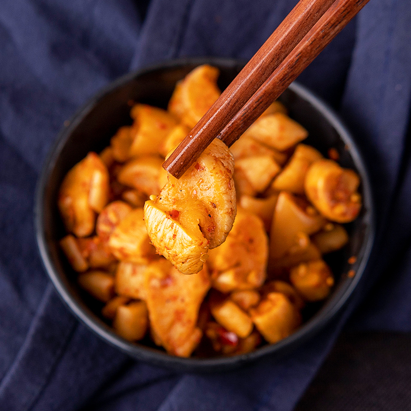 Spicy radish bottled crispy chopped peppers dried radish Hunan farmhouse homemade appetizers specialty spicy