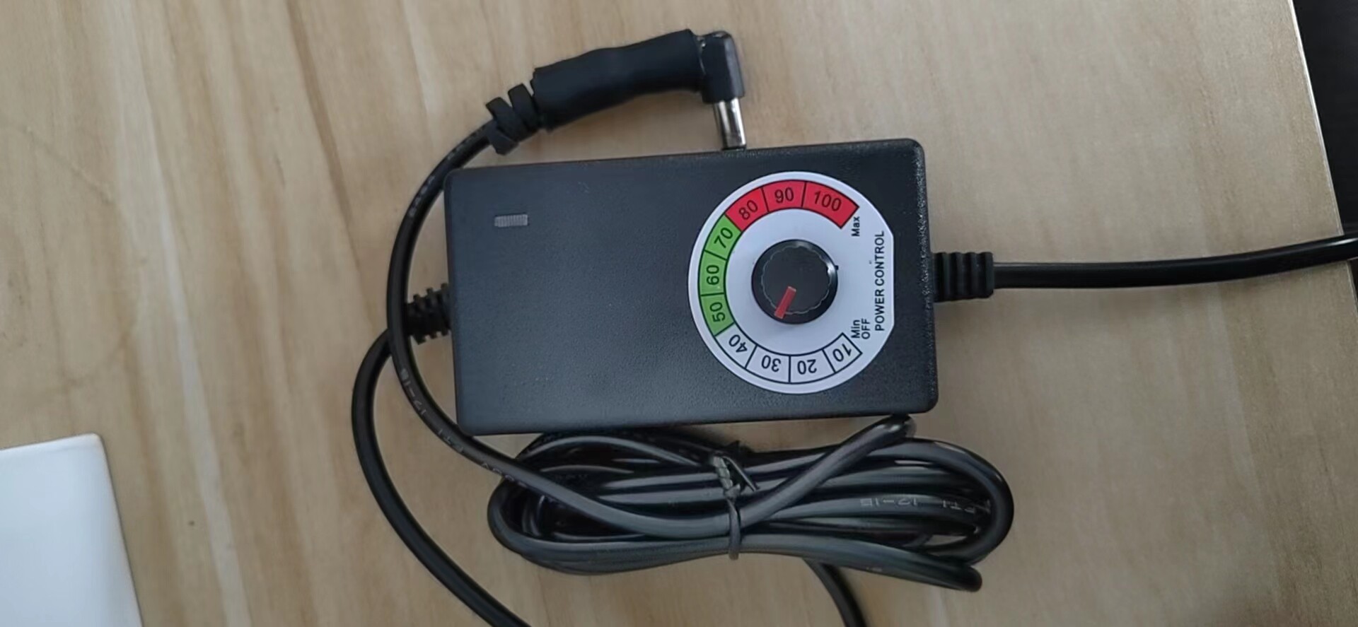 Infinitely controlled warm temperature controller 0-100 degrees arbitrary adjustment of 12V2A switching power supply with adjustable temperature