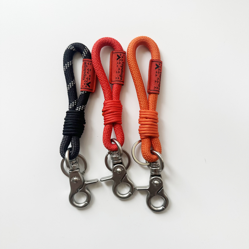 High-Quality French Trendy Brand Top Keychain, Fashionable and Trendy Key Holder, Outdoor Bag Accessory for Small Items High-Quality French Trendy Brand Top Keychain, Fashionable and Trendy Key Holder, Outdoor Bag Accessory for Small Items