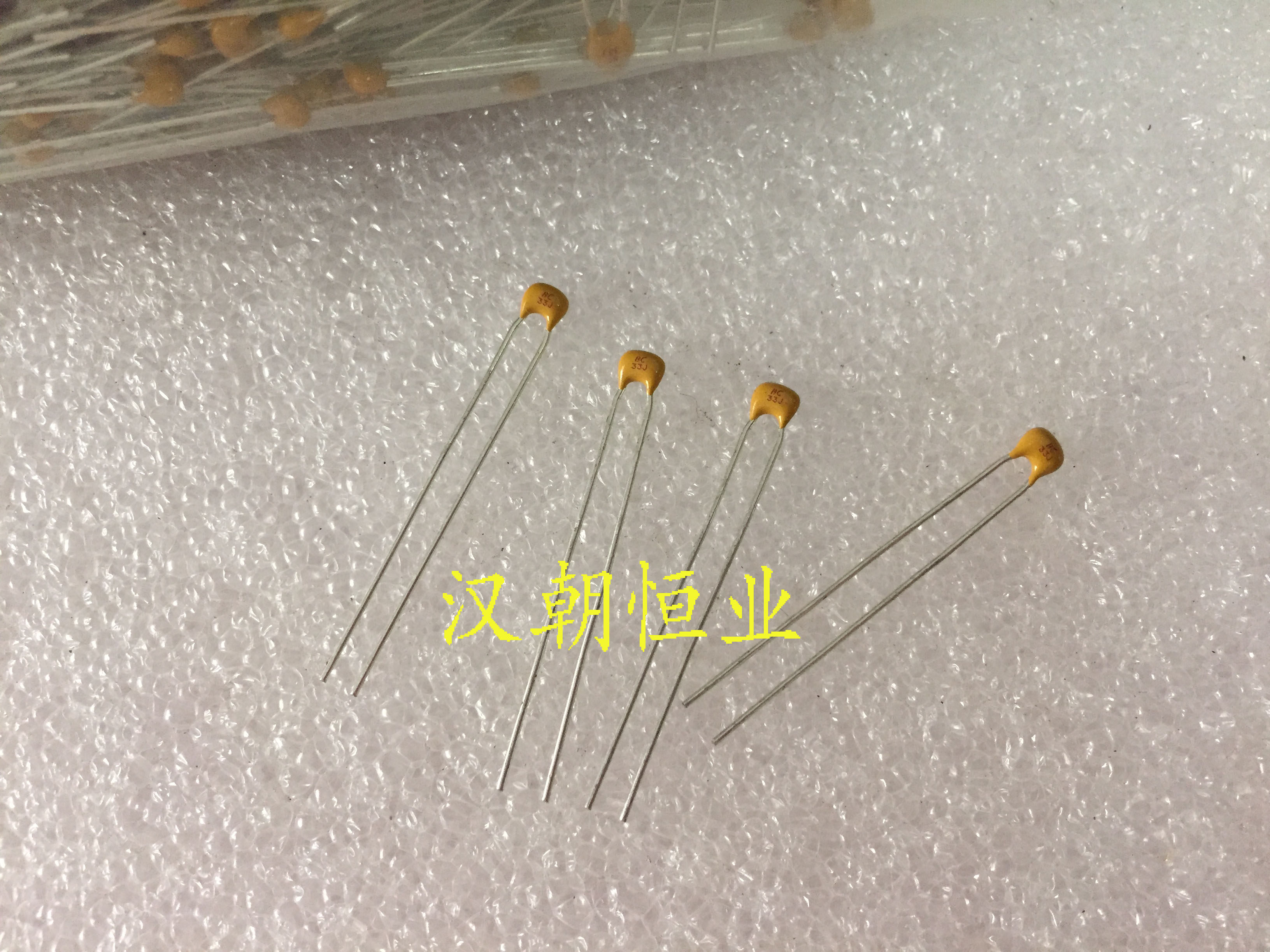USA K330J15C0GF53L2 C0G NPO BC33J 50V33PF 5% Ceramic monographite capacitor
