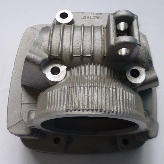 Original plant Baishan Longxin Lion runs Yoon Etemei brand new construction locomotive beach car accessories ATV250 cylinder head