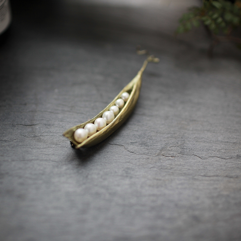 Michaelmichaud pea pod pearl breast needle female designs needle anti-walking high-grade chest flower