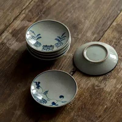 Jingdezhen hand-painted blue and white round coaster thick pottery cup holder underglaze tea pad tea Holder kung fu tea set people