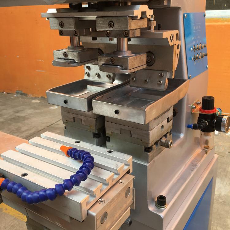 Shenzhen manufacturers professionally provide 100*100 pneumatic pad printing machine two-color shuttle printing machine