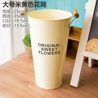 Большой бежевый цветочный цилиндр