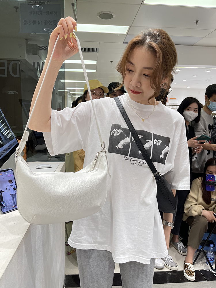 Chen Ji children with the same paragraph 2021 Spring Summer Han edition Large capacity Water dumplings 100 Lap Casual Single Shoulder Female Bag Tide BB-3