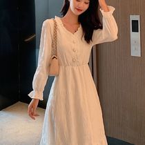 2021 new Hepburn style French white dress long-sleeved dress female waist temperament thin medium-long fairy skirt