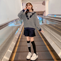Girls Spring Festival foreign air suit 2022 Korean version of the new big child childrens spring and autumn online red college wind jk two sets of skirts