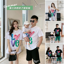 Kiss on a family of four summer clothes foreign air baby 100 days photos of letters graffiti printed short sleeve female t-shirt blouse