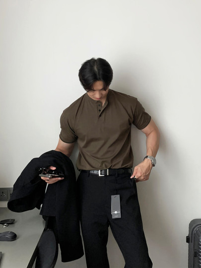 Dark brown Henry collar short-sleeved T-shirt for men, Korean retro trendy heavyweight T-shirt, simple casual and versatile top