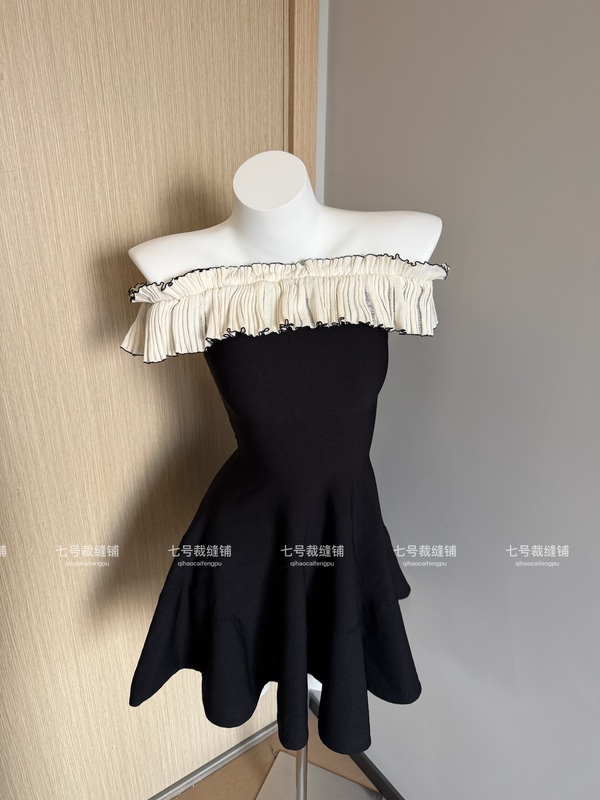 Ys Leadewufuyu's Off-The-Shoulder Dress with Ruffled Edges, Slim Fit, Waist-Cinching, and Flattering Design for Women