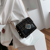 Net red woolen bag female 2021 popular new Korean version of all shoulder crossbody ins fashion chain small square bag