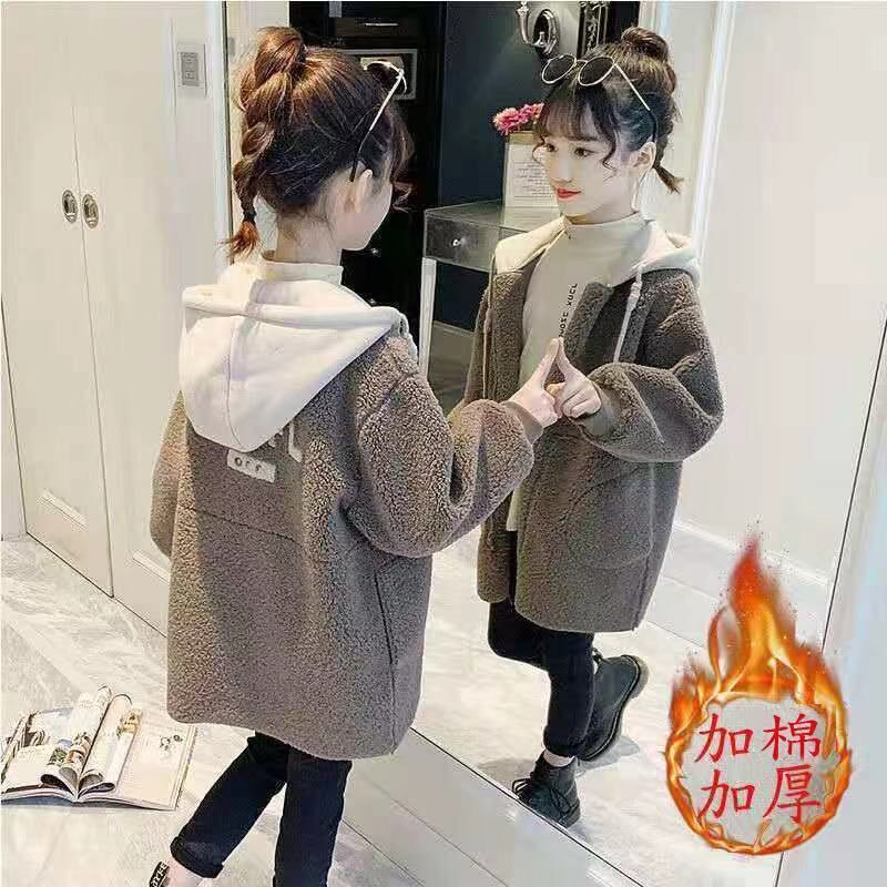 Girls' fur and fleece jacket 2022 autumn and winter new style foreign style middle and long lamb wool for big children in winter