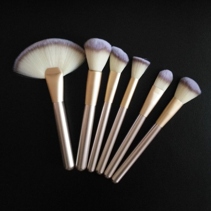 Eye shadow brush soft hair eye highlight brush a fan-shaped flat foundation brush loose powder brush large nose shadow brush concealer brush