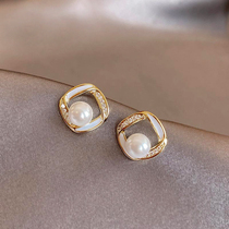 Hong Kong (designer) RVY 2021 new rhombus hollowed-out earrings Pearl Earrings Personality Mesh Red Ear Ornaments