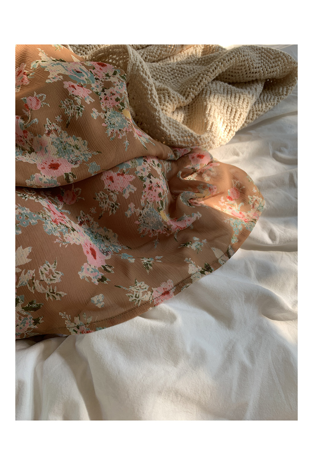 HelloooEat  法式复古碎花吊带连衣裙修身显瘦气质蕾丝花边中长裙