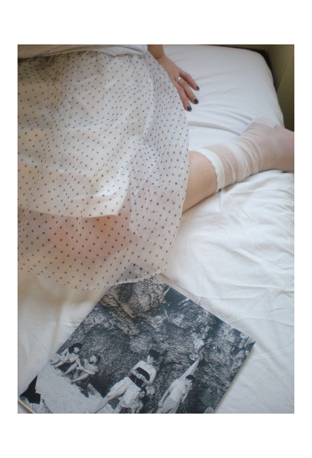 HelloooEat Воздушная освежающая белая юбка в горошек корейского стиля с эластичной талией