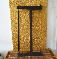 Old saw old carpenter tool old wooden saw folk nostalgic other collectibles personality swing pieces film and TV props physical photos