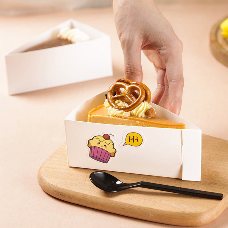 Net red INS chiffon cake eight-cut bottom support triangle mousse box bottom support durian thousand-layer cut paper support