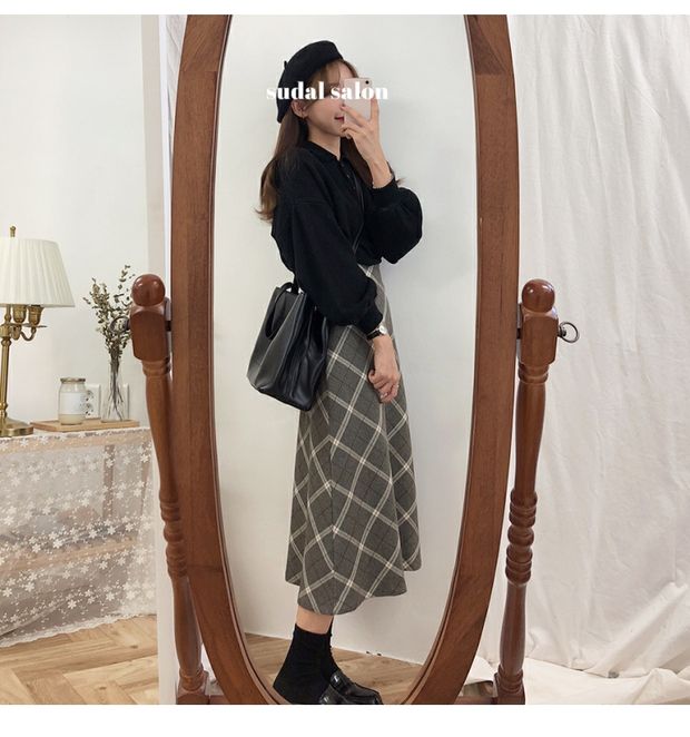 Váy yếm retro nữ phiên bản Hàn Quốc sang trọng có hương vị eo cao đã mỏng Một chiếc váy dài từ đại học gió dài 2018 thu chân váy zara
