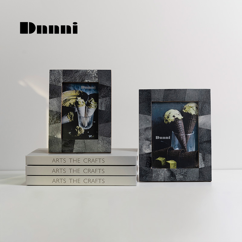 Dnnni Nordic creative deep grey tattoo photo frame Pendulum Bench Personality European Ins brief home office-like room