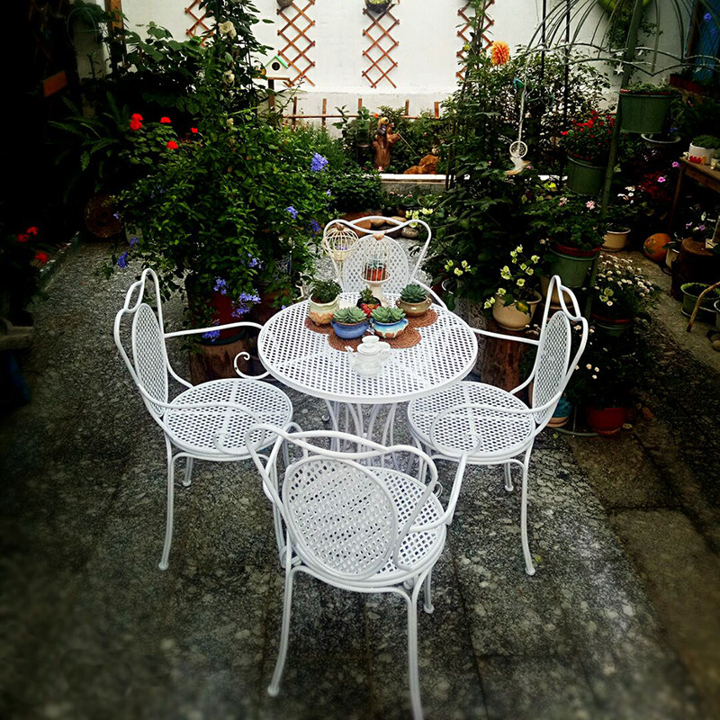 Outdoor Table And Chairs Iron Art Courtyard Outdoor Table And Chairs Open-air Casual Cafe Balcony Garden round table Three-five pieces