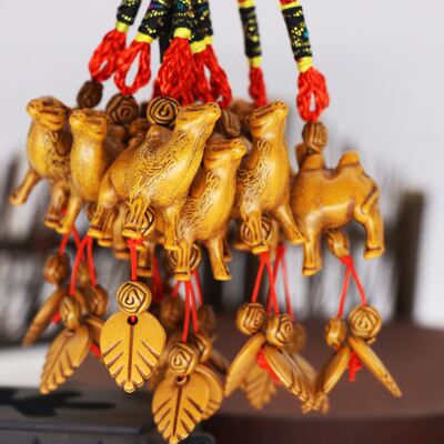 Dunhuang characteristic camel keychains, small camel pendants, resin ornaments, small gifts, Dunhuang tourist souvenirs