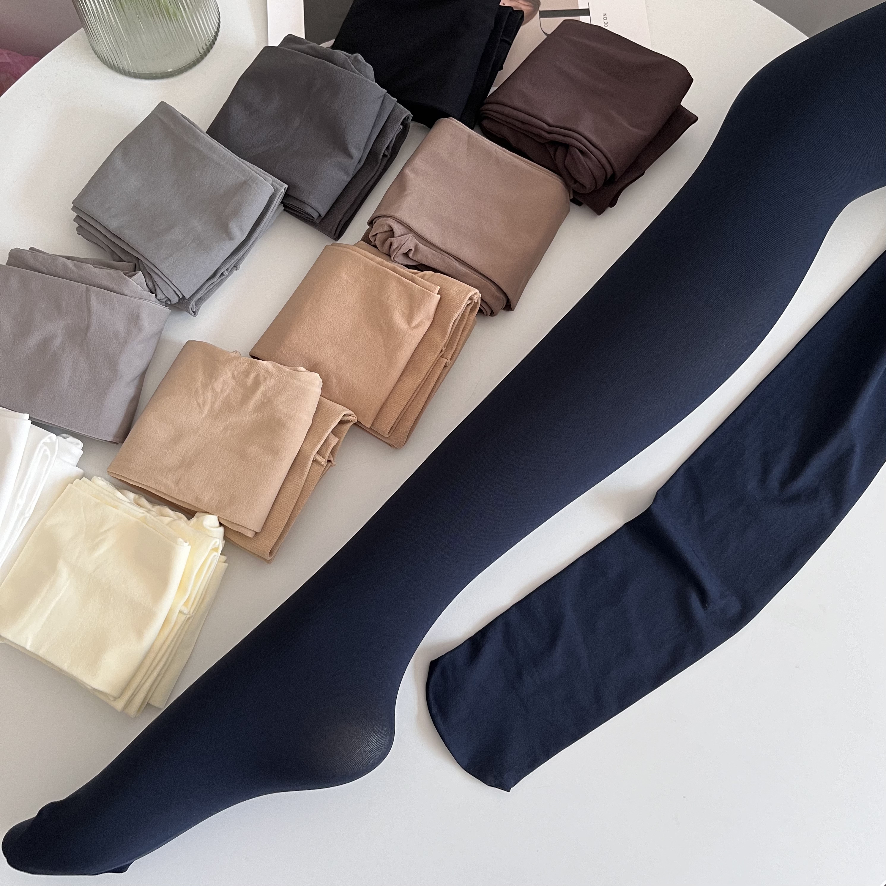 Retro navy blue thin anti-snag velvet pantyhose for women, versatile gray tights for spring and autumn.
